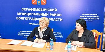 Заместитель председателя Волгоградской областной Думы Зина Мержоева провела прием граждан в Серафимовичском районе