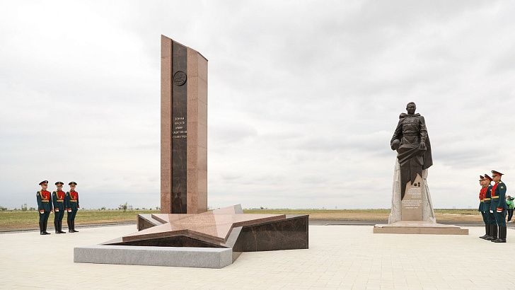 Мемориальный комплекс увековечил подвиг героев Сталинградской битвы