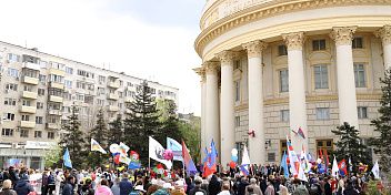 В Волгограде первомайская акция сплотила трудящихся под лозунгом единства страны
