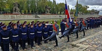 Кадеты Волгограда дали торжественную клятву на Мамаевом кургане