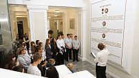 Учащиеся сельских школ побывали на экскурсии в Волгоградской областной Думе
