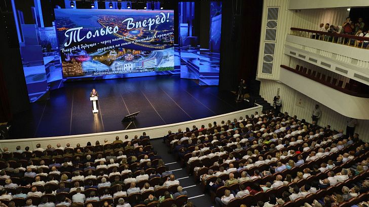 Андрей Бочаров провел масштабную встречу с общественностью Волгоградской области