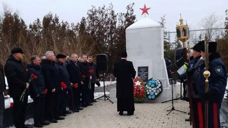 Сергей Булгаков почтил память защитникам отечества на острове Людникова