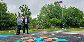 В преддверии последнего звонка Юрий Марамыгин побывал  в школе хутора Троицкий