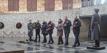 На главной высоте России почтили память защитников Сталинграда