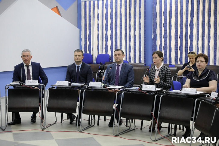 Евгений  Кареликов   принял участие в пресс-конференции, посвященной старту федерального проекта по созданию Семейных многофункциональных центров.