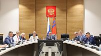 В облдуме обсуждают проекты новых законов