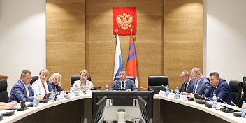В облдуме обсуждают проекты новых законов