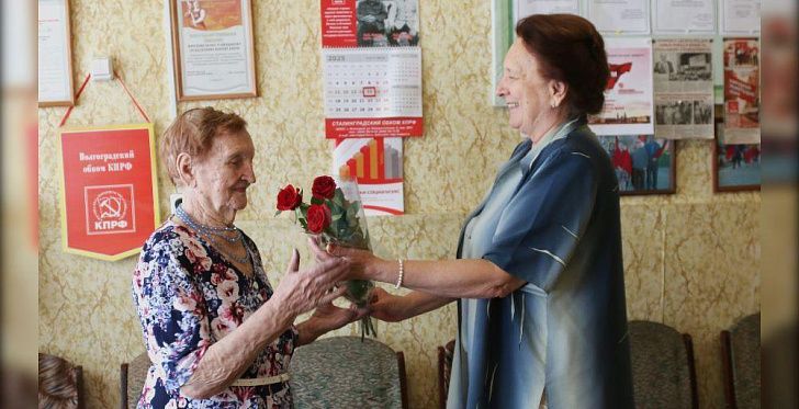 Тамара Головачева поздравила с 95-летием дитя войны Александру Павлову