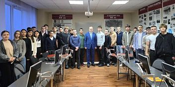 Дмитрий Калашников встретился со студентами Волгоградского кооперативного института