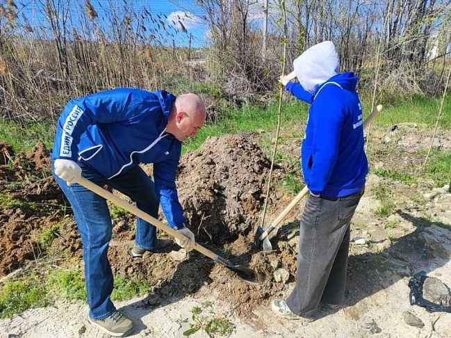 Депутат Игорь Воробьев поблагодарил участников субботников