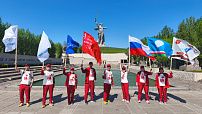 Волгоград встретил участников патриотического пробега «Факел Победы»