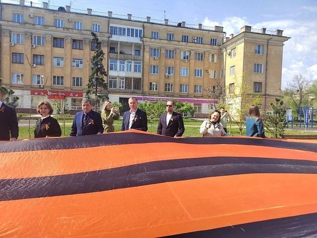 Стометровую георгиевскую ленту  пронесли по главной исторической улице имени Дзержинского 