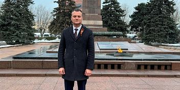 Поздравление Евгения Кареликова с Днем защитника Отечества