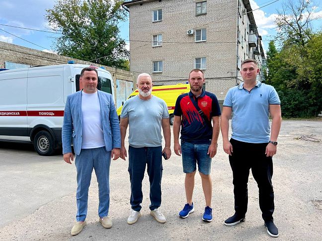 Депутаты ЛДПР пообщались с фельдшерами скорой помощи о насущных проблемах