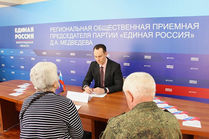 Владимир Шкарин взял на контроль вопросы оказания медицинской помощи волгоградцам 