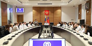 Волгоградскую областную Думу посетили с экскурсией школьники из Калачевского района