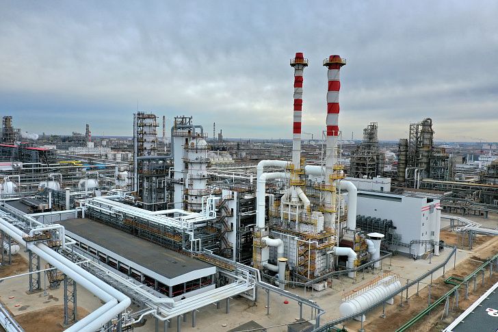 В Волгограде ввели в эксплуатацию модернизированный комплекс по первичной переработке нефти