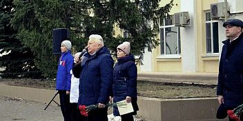 В Жирновске прошел митинг памяти