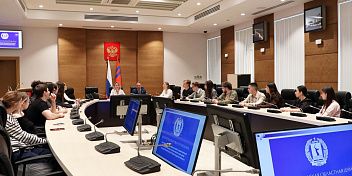 Будущие политологи ознакомились с историей и текущей деятельностью регионального парламента