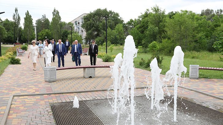Депутаты облдумы ознакомились с  реализацией программ развития Николаевского района