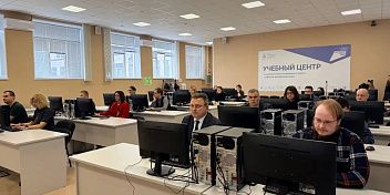 Владимир Ефимов и сотрудники органов исполвласти региона присоединились к участию во Всероссийской акции «Цифровой диктант»