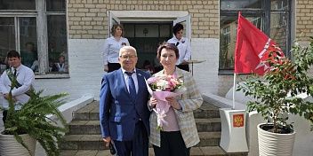 Александр Шевченко принял участие в последнем звонке в Линевской средней школе