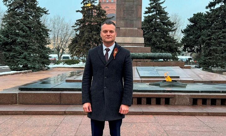 Поздравление Евгения Кареликова  с Днем разгрома советскими войсками немецко-фашистских войск в Сталинградской битве