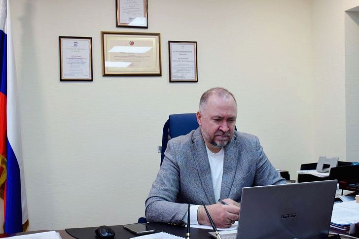 Волгоградские единороссы рассмотрели обращения от членов семей участников СВО и оказали поддержку в решении бытовых вопросов