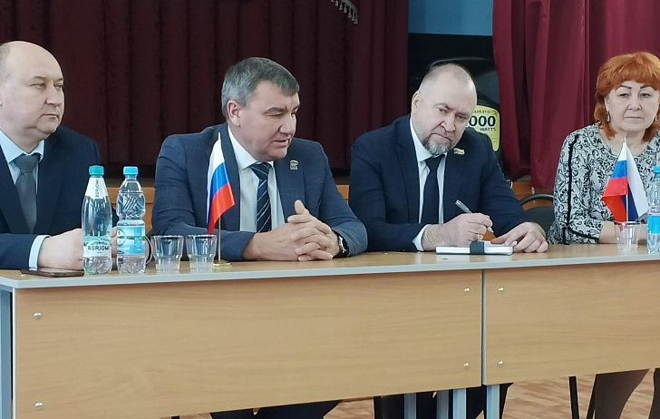 Александр Чечуров встретился с руководителями образовательных учреждений Кумылженского района