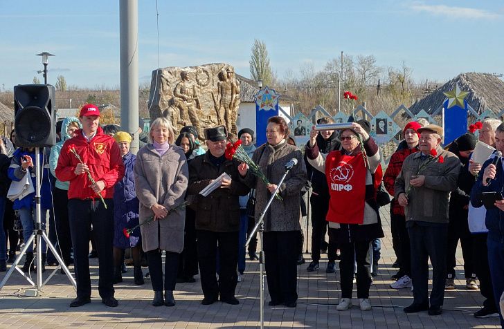 Тамара Головачева приняла участие в торжественной закладке капсулы времени в городе Фролово