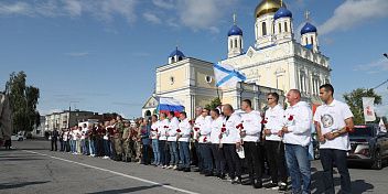 Участники патриотического автопробега прибыли в город Елец