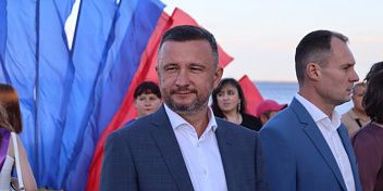 Поздравление с Днём России от первого заместителя председателя Волгоградской областной Думы, руководителя фракции "Единая Россия" Михаила Струка