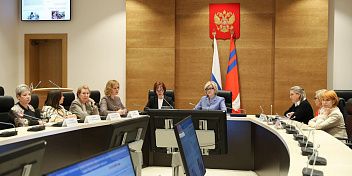В облдуме рассматривают новые подходы в оказании социальных услуг