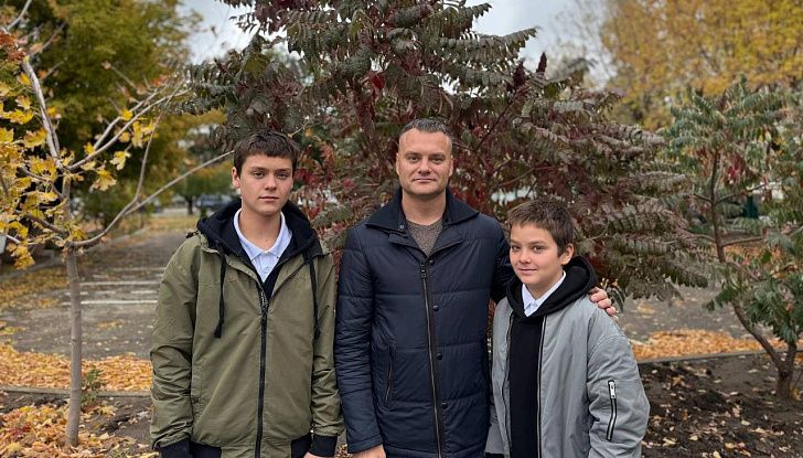 Поздравление Евгения Кареликова с Днем отца