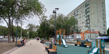 Второй этап благоустройства сквера на проспекте Металлургов близится к завершению