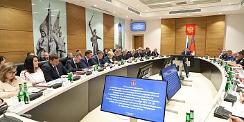 Андрей Бочаров поставил задачи по обеспечению безопасности на массовых мероприятиях в сентябре