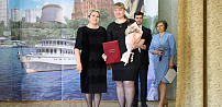 В Волгограде наградили медицинских сестер и фельдшеров