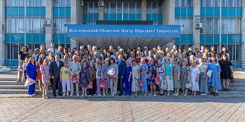 Дмитрий Калашников поздравил своих избирателей с Днем медицинского работника 