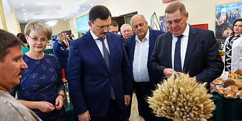 Хвала рукам, что пахнут хлебом!