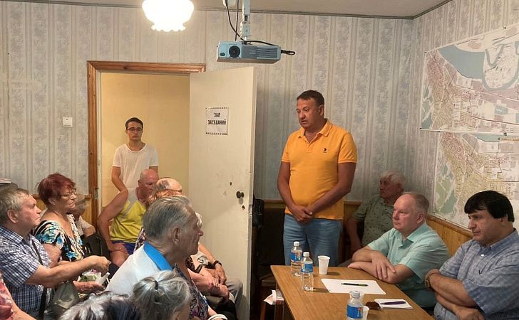 Валерий Могильный встретился с жителями Кировского района